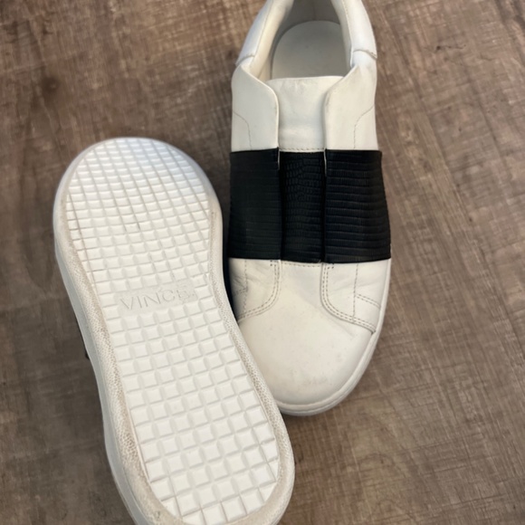 Vince sneakers size 7 - Picture 3 of 4